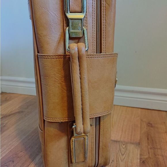 Vintage Leather Suitcase - Picture 5 of 8
